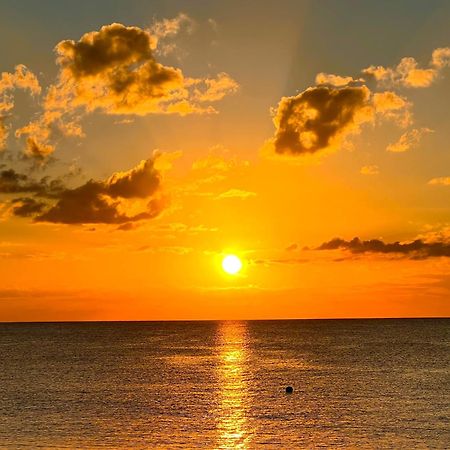Regal Beach Club George Town Esterno foto
