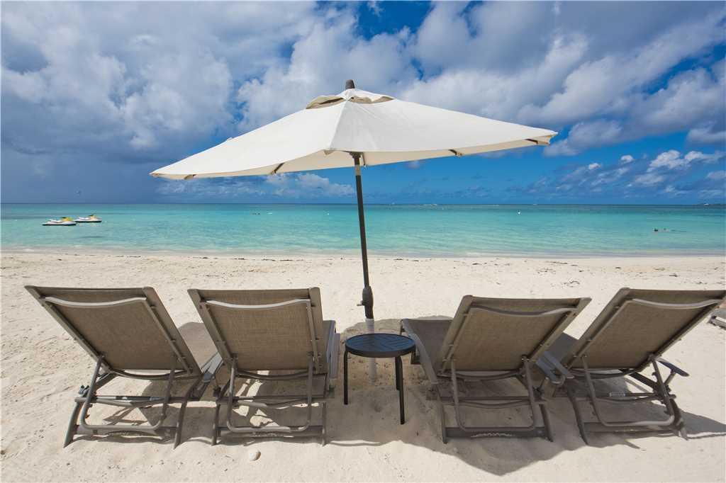 Regal Beach Club George Town Esterno foto